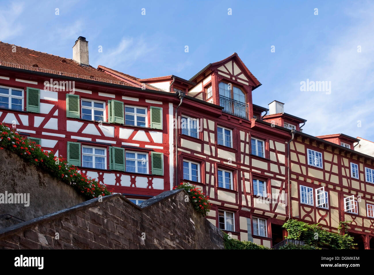 Fassade eines Fachwerkhauses im historischen Bezirk von Meersburg, Landkreis Bodenseekreis, Baden-Württemberg Stockfoto