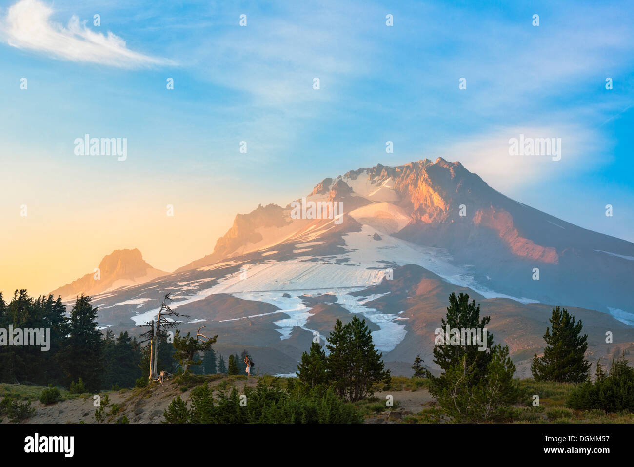 USA, Oregon, Ansicht des Mount Hood bei Sonnenaufgang Stockfoto