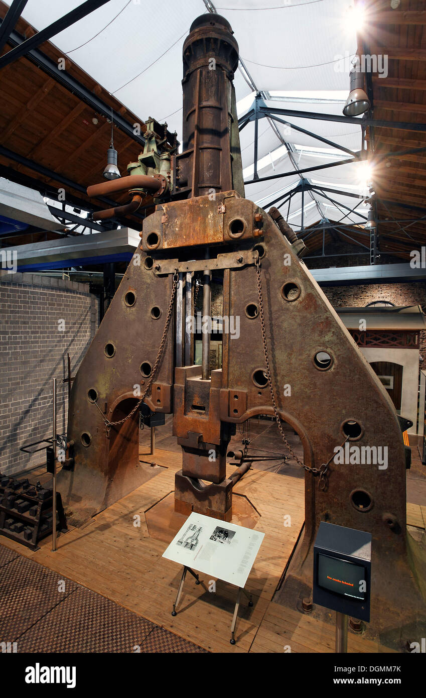 20-Tonnen-Dampfhammer von 1910, stillgelegten Altenberg Zink Fabrik, LVR-Industriemuseum Industriemuseum, Oberhausen Stockfoto