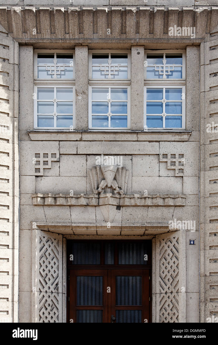 Portal, gebaut im Stil des Rheinischen Expressionismus, Polizeistation, Oberhausen, Nordrhein-Westfalen, Ruhrgebiet Stockfoto