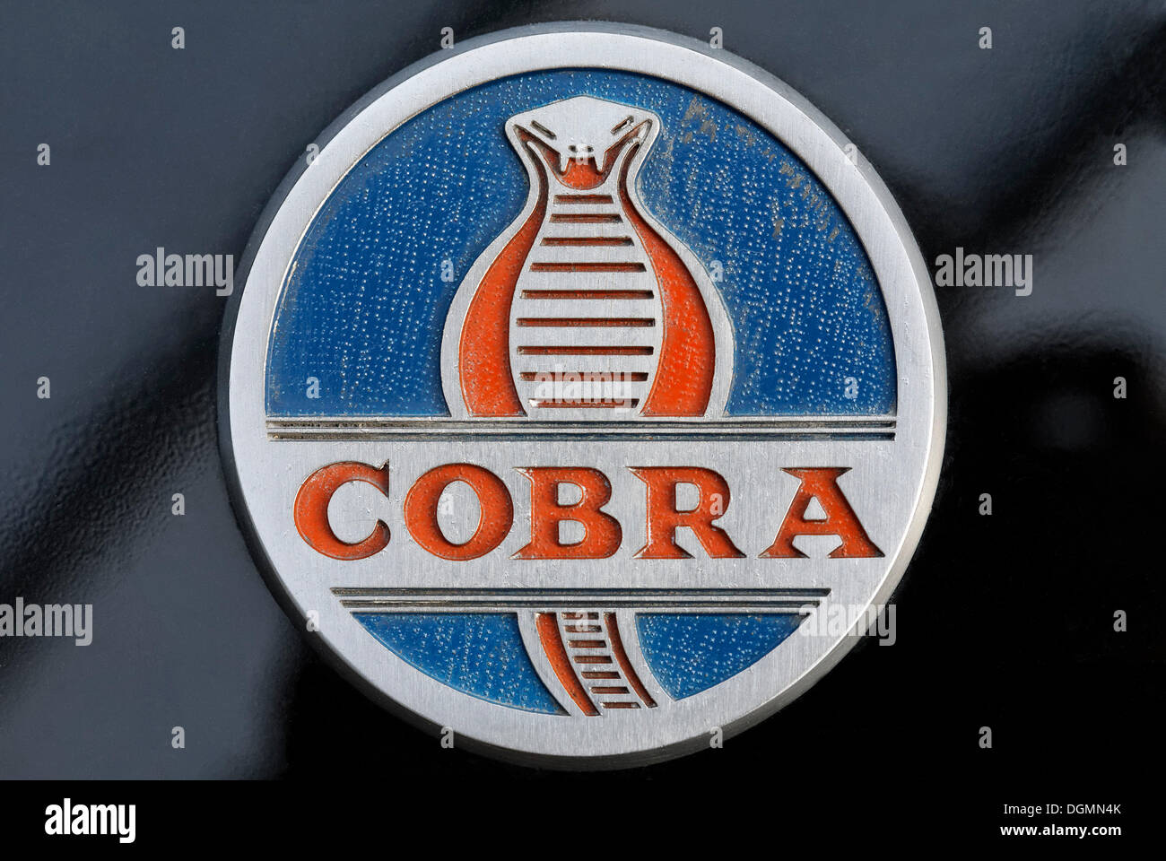 AC Cobra-Logo, Wortmarke mit dem Bild einer Kobra, britische Oldtimer aus den 60er, Stockfoto