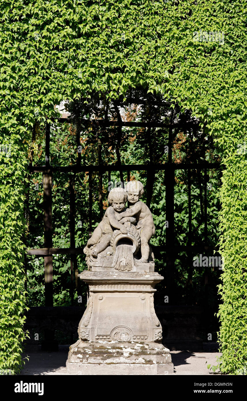 Putten Durch Johann Peter Wagner Arcade In Der Burg Garten Wurzburg Residenz Unesco Weltkulturerbe Wurzburg Stockfotografie Alamy
