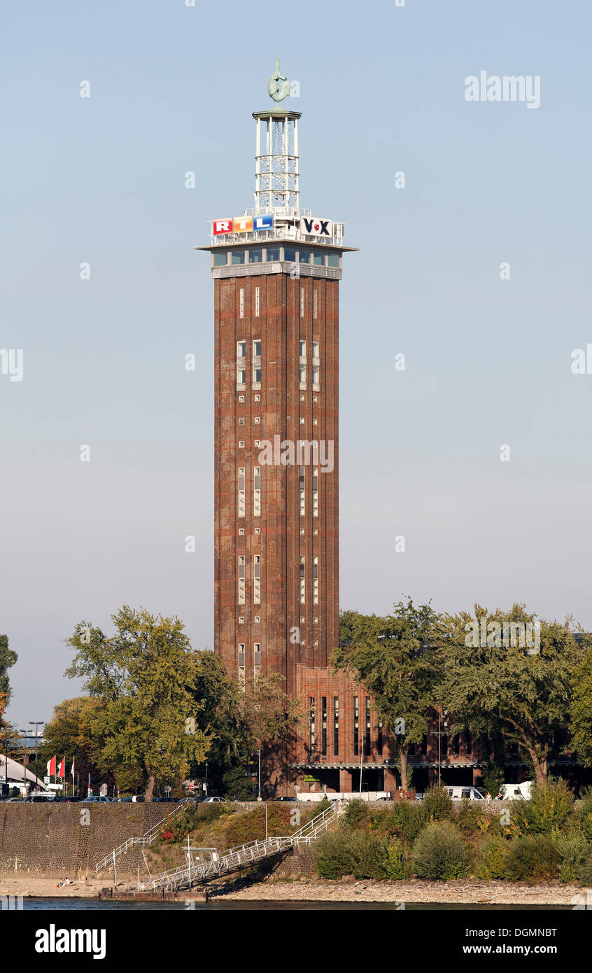 Messeturm Messeturm, von den Ufern des Rheins, Köln, Nordrhein Westfalen Stockfoto