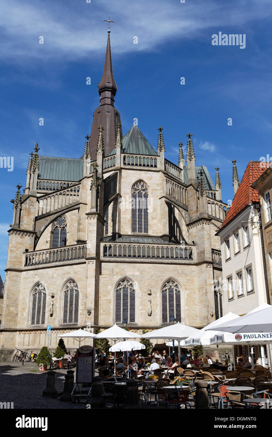 Marktplatz mit St. Marien Kirche, historische Innenstadt, Osnabrück, Niedersachsen Stockfoto