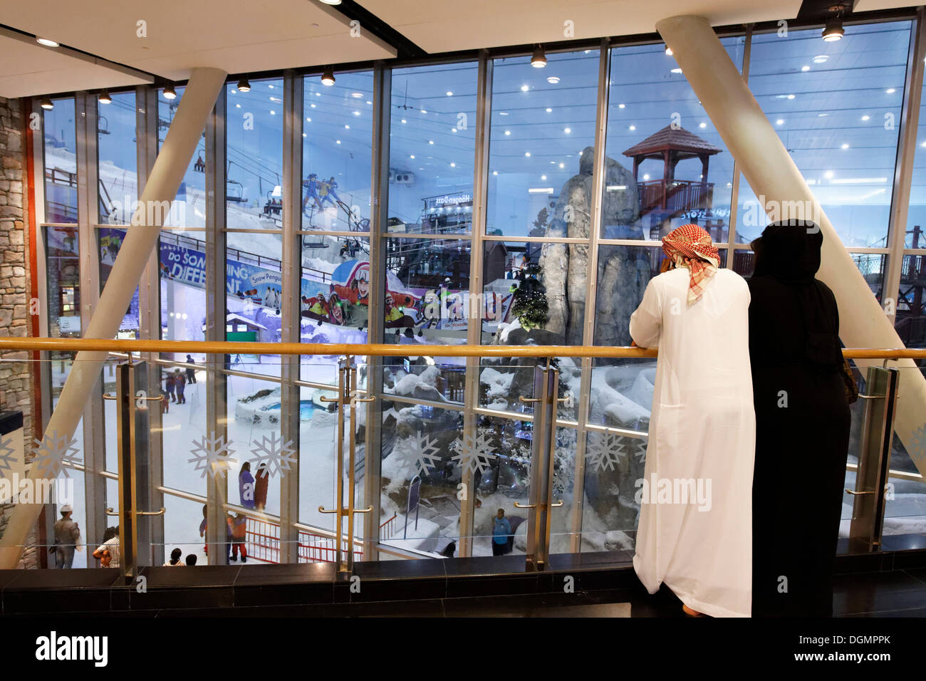 Ski Dubai, indoor-Skipiste in dem Einkaufszentrum Mall of Emirates, Dubai, Vereinigte Arabische Emirate, Naher Osten, Asien Stockfoto