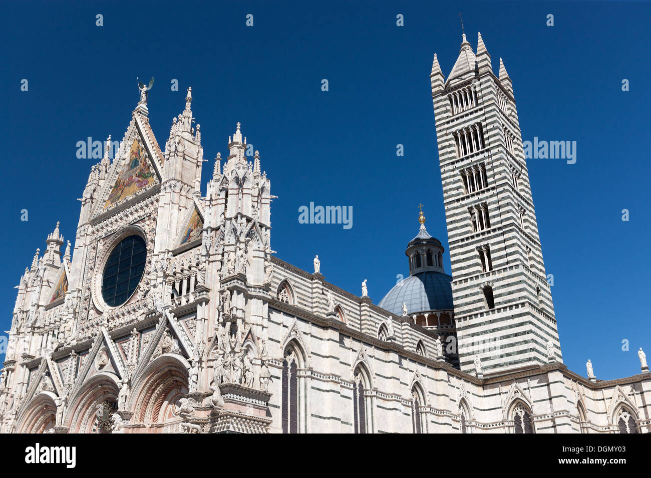 Die Metropolitan Kathedrale der Heiligen Maria Himmelfahrt ist die Kirche von Siena, Italien. Stockfoto