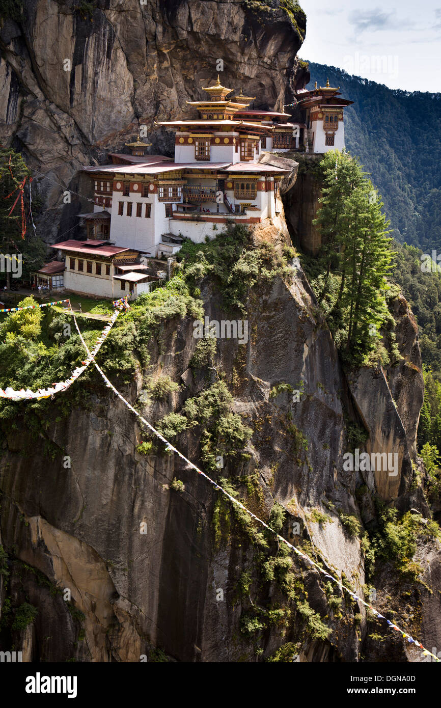 Bhutan, Paro-Tal, Taktsang Lhakang (Tiger es Nest) Kloster klammerte sich an Klippen Stockfoto