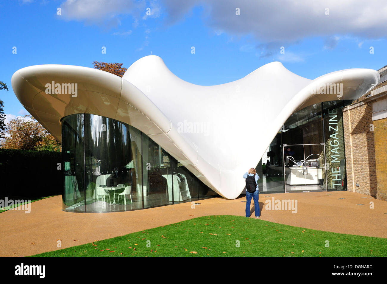 Ein Blick auf die neuen Serpentine Sackler Gallery im Hyde Park, London, UK Stockfoto