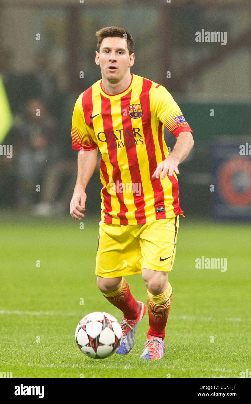 Mailand, Italien. 22. Oktober 2013. Lionel Messi (Barcelona) Fußball / Fußball: UEFA Champions League-Gruppe H-Match zwischen AC Milan 1-1 FC Barcelona im Stadio Giuseppe Meazza in Mailand, Italien. © Enrico Calderoni/AFLO SPORT/Alamy Live-Nachrichten Stockfoto