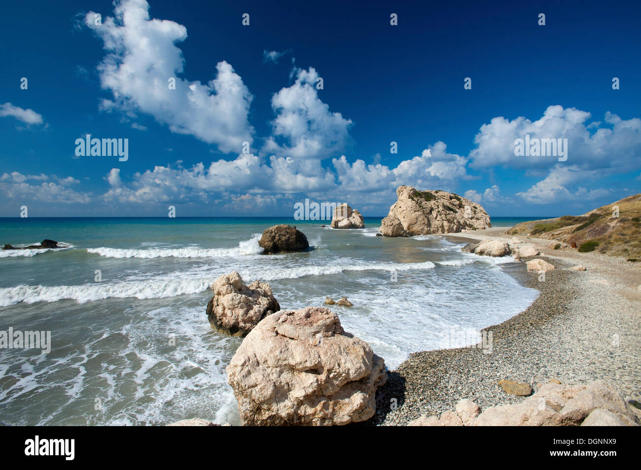 Petra Tou Romiou oder Felsen von der griechischen oder Aphrodites Rock, Paphos, Südküste, Süd-Zypern, Zypern Stockfoto