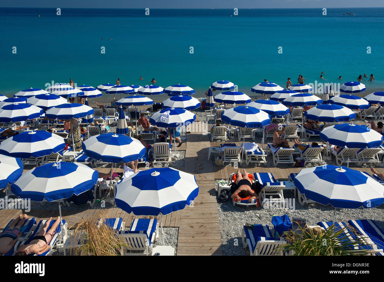 Strand an der Promenade des Anglais, Nizza, Côte d ' Azur, Alpes-Maritimes, Provence-Alpes-Côte d ' Azur, Frankreich Stockfoto