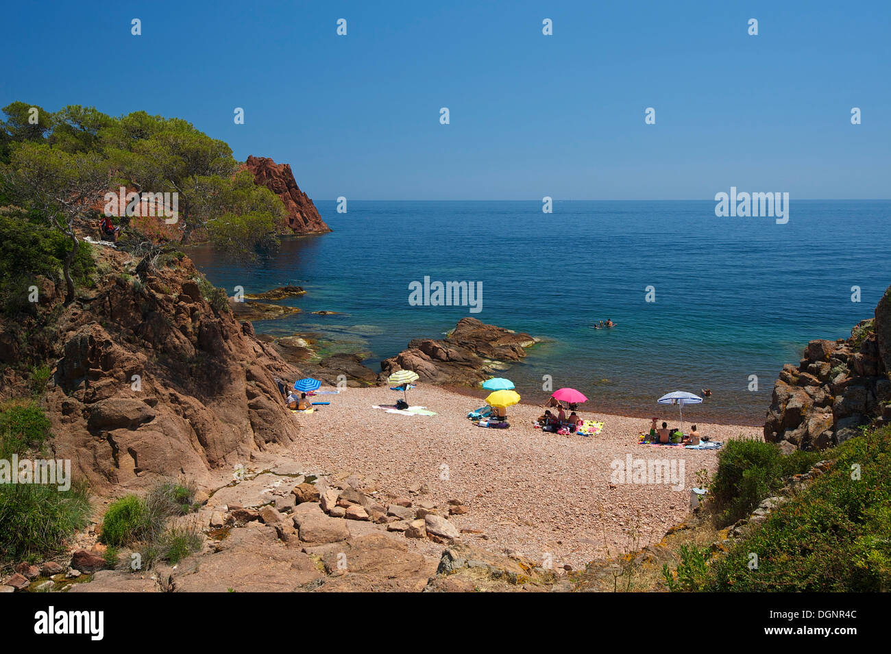 Strand in einer Bucht Calanque, Saint-Raphaël, Côte d ' Azur, Var, Provence-Alpes-Côte d ' Azur, Frankreich Stockfoto