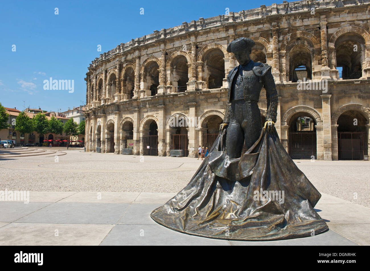 Statue von einem Torero vor das römische Amphitheater, Nîmes, Region Languedoc-Roussillon, Frankreich Stockfoto