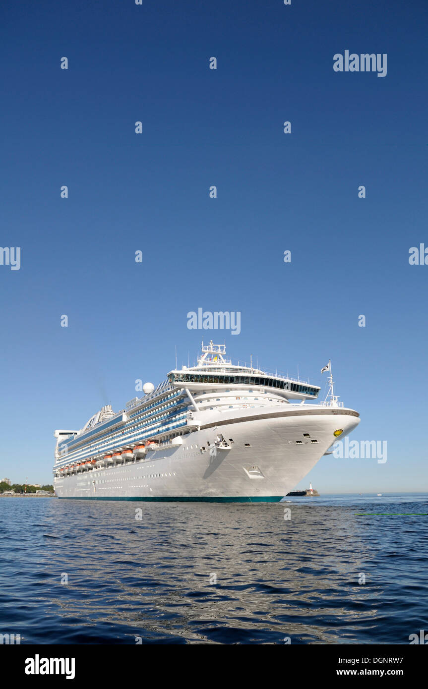 Kreuzfahrtschiff im Hafen von Victoria, Vancouver Island, British Columbia, Kanada Stockfoto