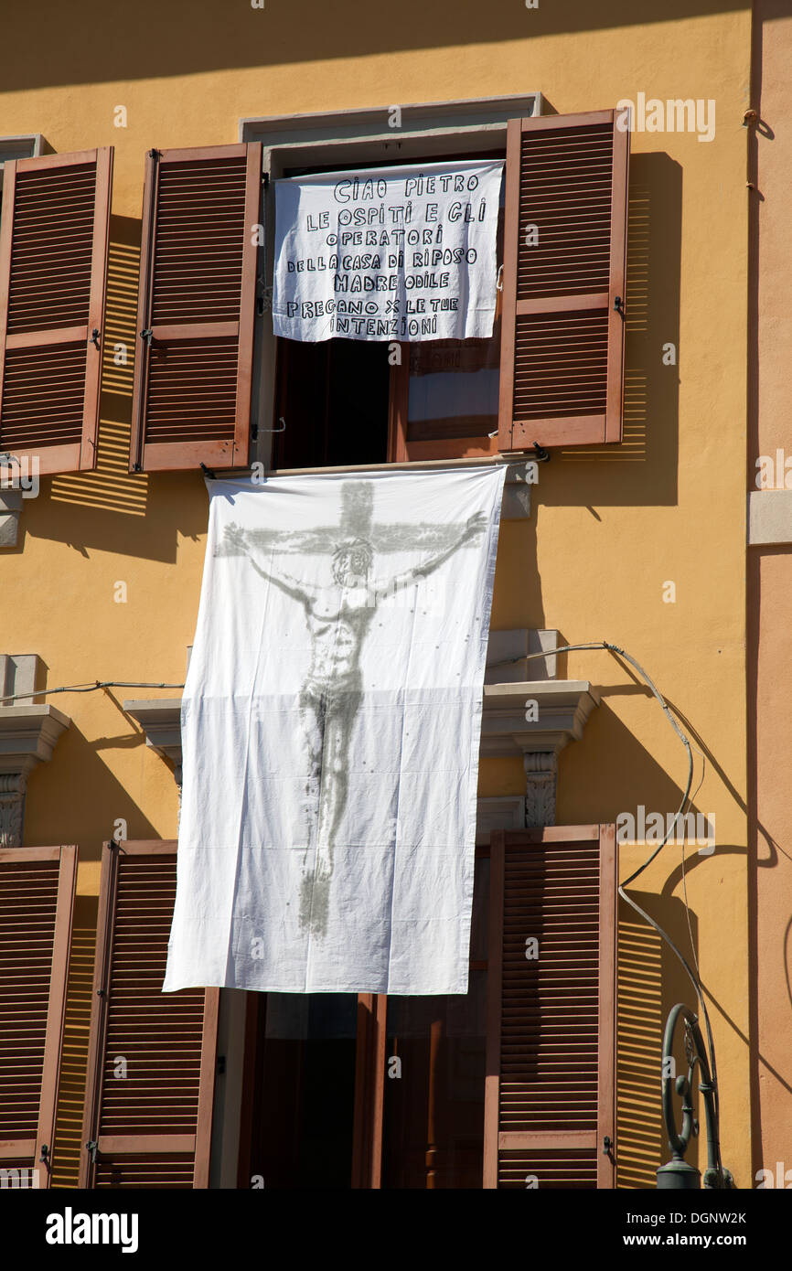 Anzeige des Tuches über Balkone willkommen Papst zu Cagliari Stadt am 22. September 2013 - Sardinien Stockfoto