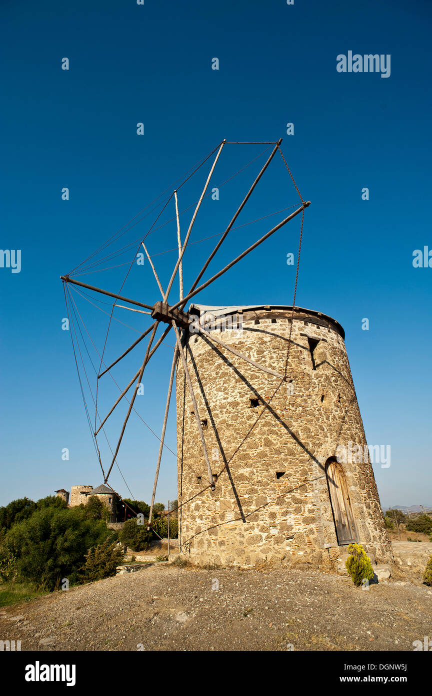 Windmühle in Kizlan in der Nähe von Datça, Datca Halbinsel Datca, Provinz Mugla, Türkische Ägäis, Türkei Stockfoto