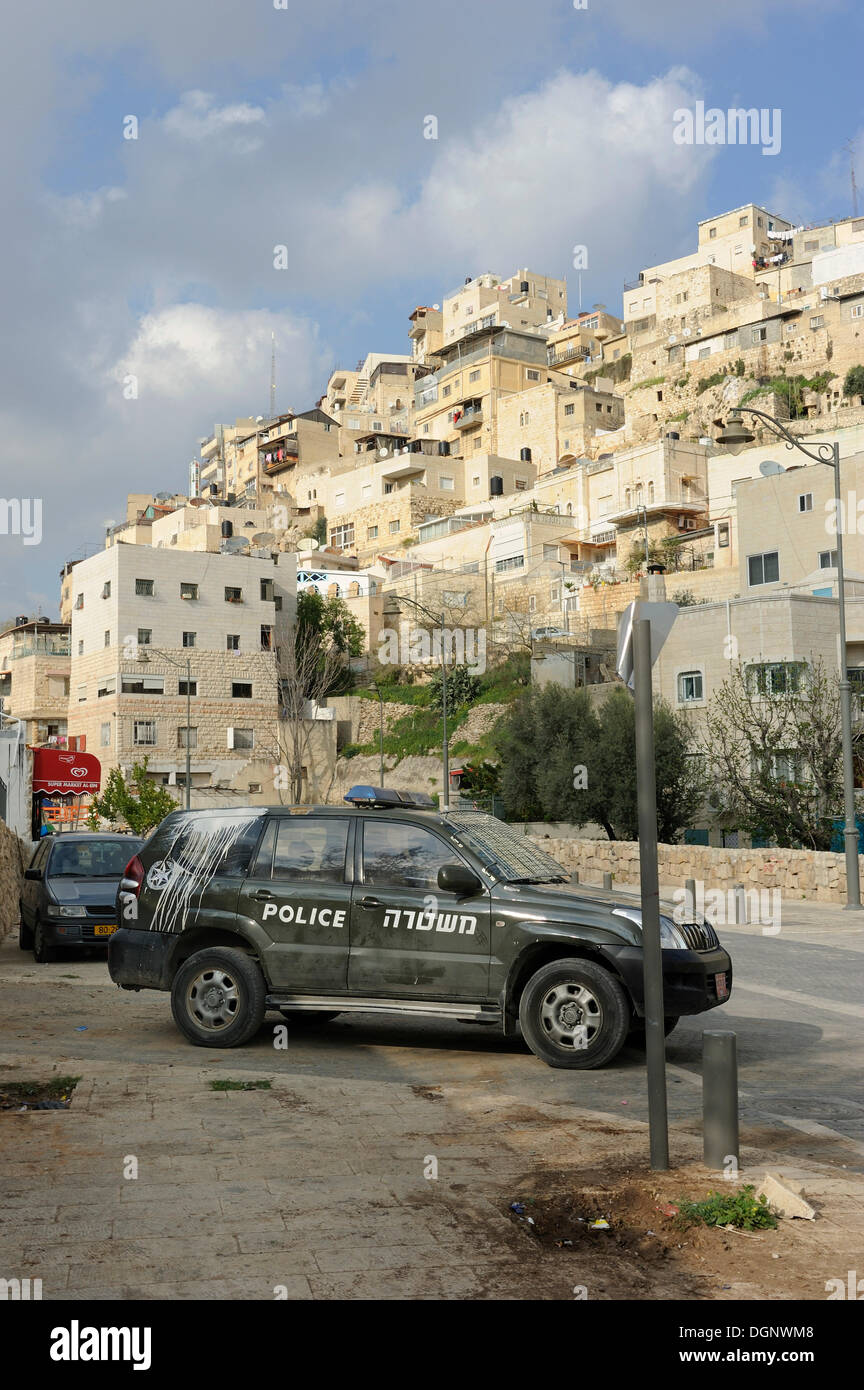 Israelische Polizeiauto im palästinensischen Stadtteil Silwan, Ost-Jerusalem, Jerusalem, Israel, Asien, Naher Osten Stockfoto