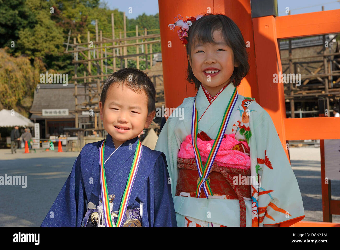 Shichi-Go-San, sieben-fünf-drei Festival, jungen und Mädchen in einem Kimono am Kamigamo Schrein in Kyoto, Japan, Südostasien, Asien Stockfoto