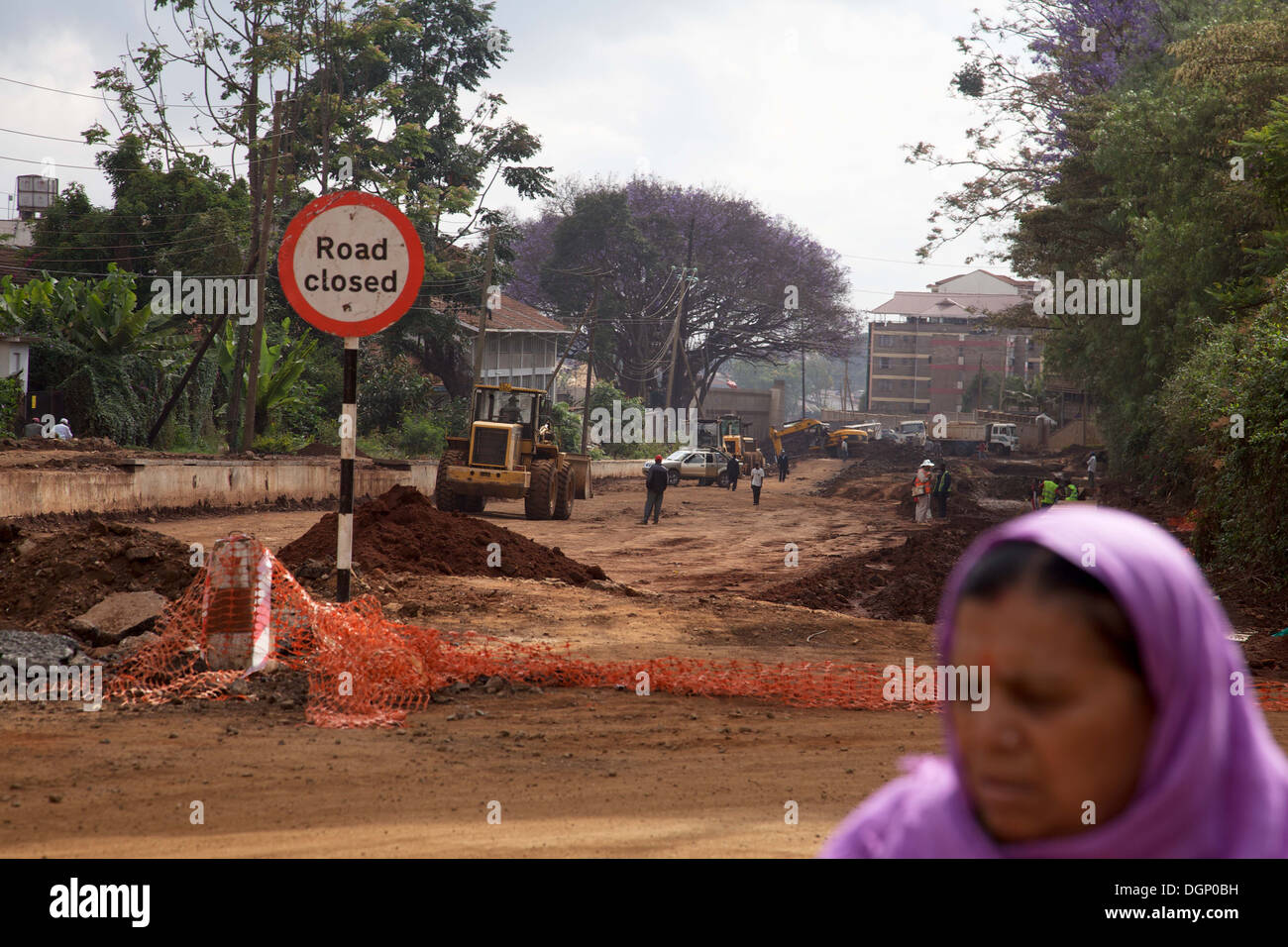 Chinesischen Einfluss und Straße Konstruktionen in Kenia ist neue Zeichen neue Partnerschaft in ganz Kenia einschließlich Lager afrikanischen Kontinent. Stockfoto