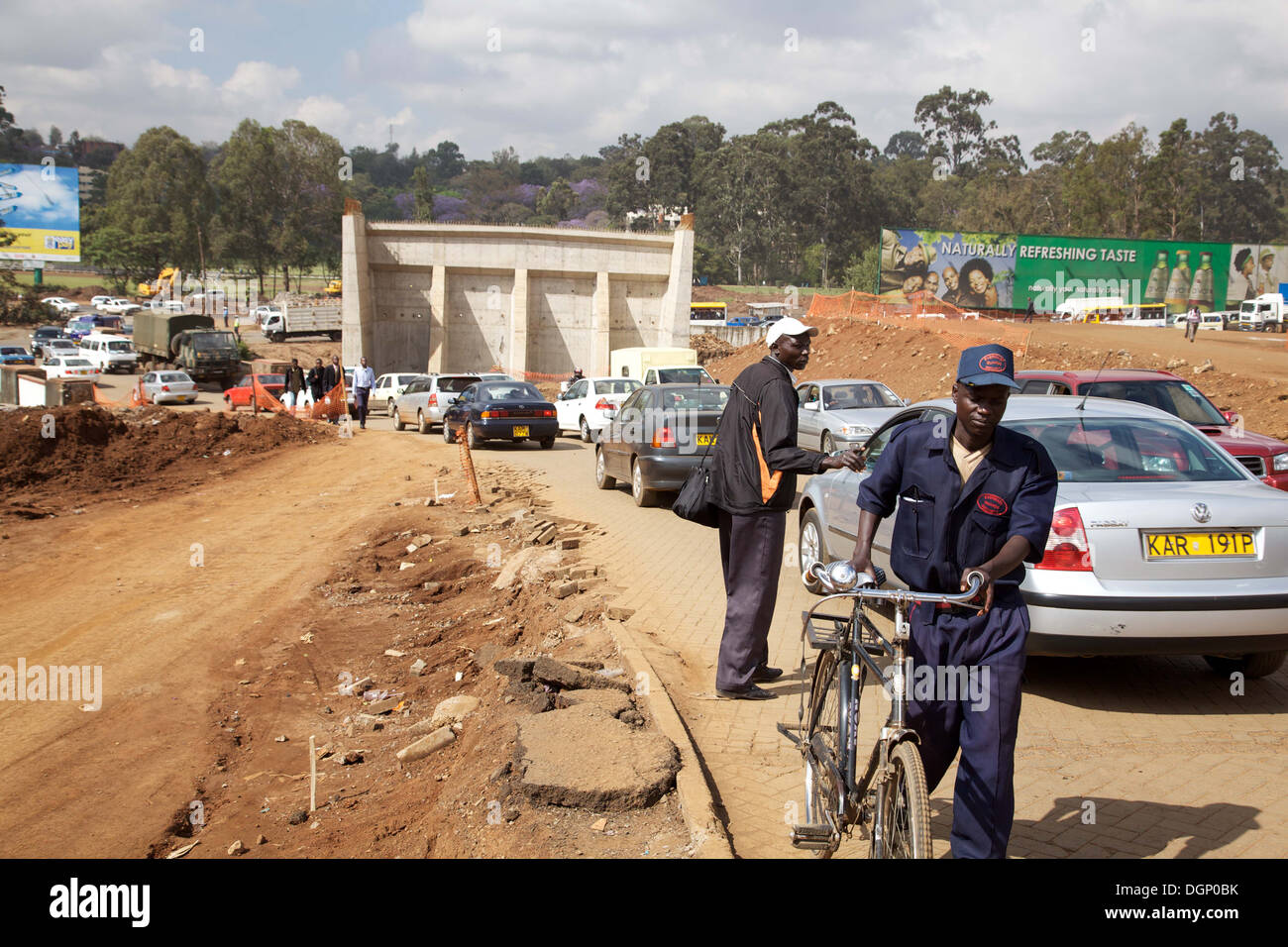 Chinesischen Einfluss und Straße Konstruktionen in Kenia ist neue Zeichen neue Partnerschaft in ganz Kenia einschließlich Lager afrikanischen Kontinent. Stockfoto