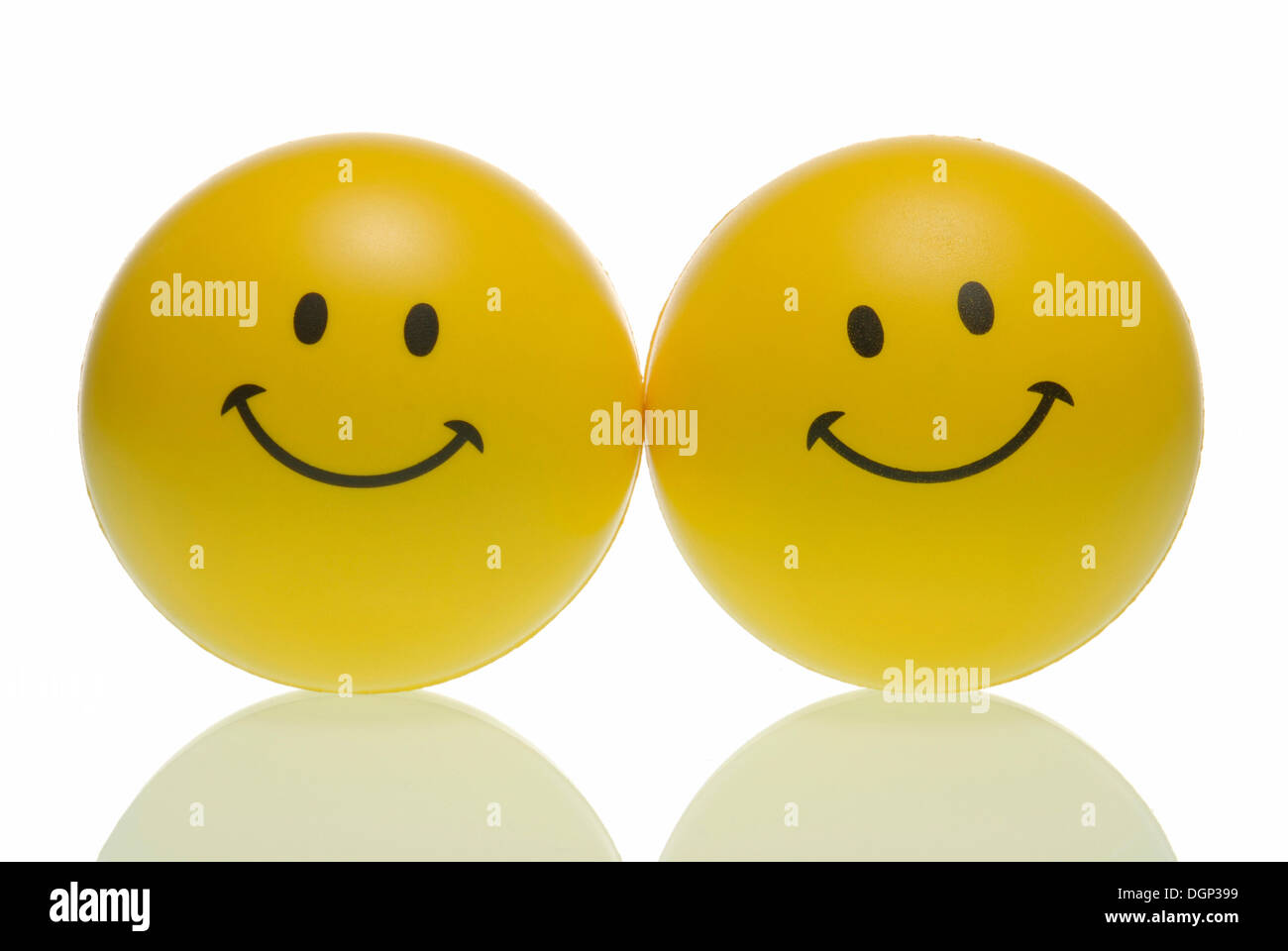 Zwei lachende Smileys, symbolisches Bild für Spaß, Partnerschaft