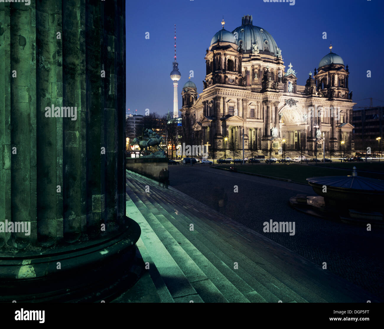 Berliner Dom am Lustgarten, Lustgarten mit Fernsehturm Fernsehturm Berlin Stockfoto