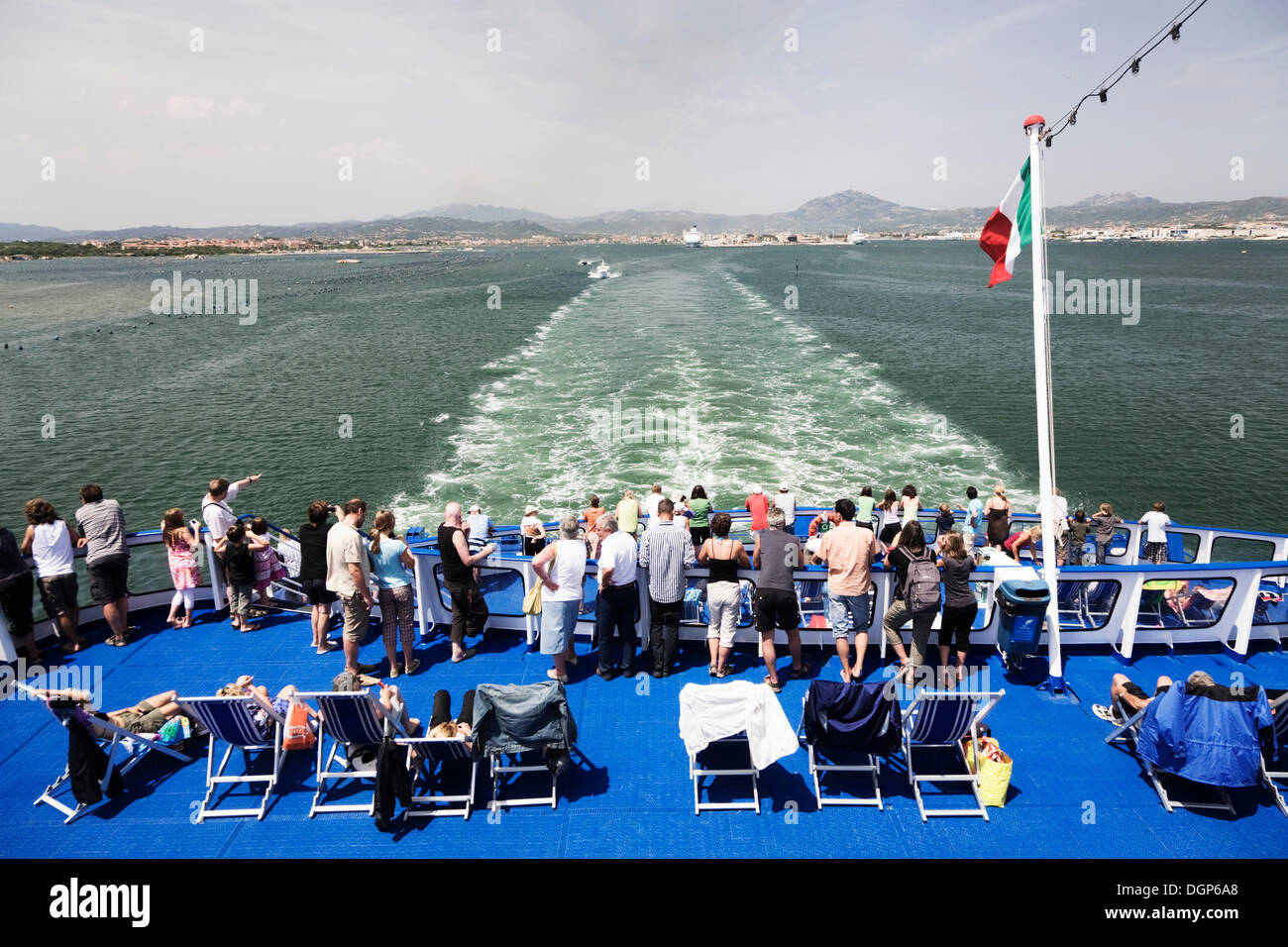 Reisende mit dem Auto Fähre von Olbia nach Livorno, Provinz Gallura, Sardinien, Italien, Europa Stockfoto