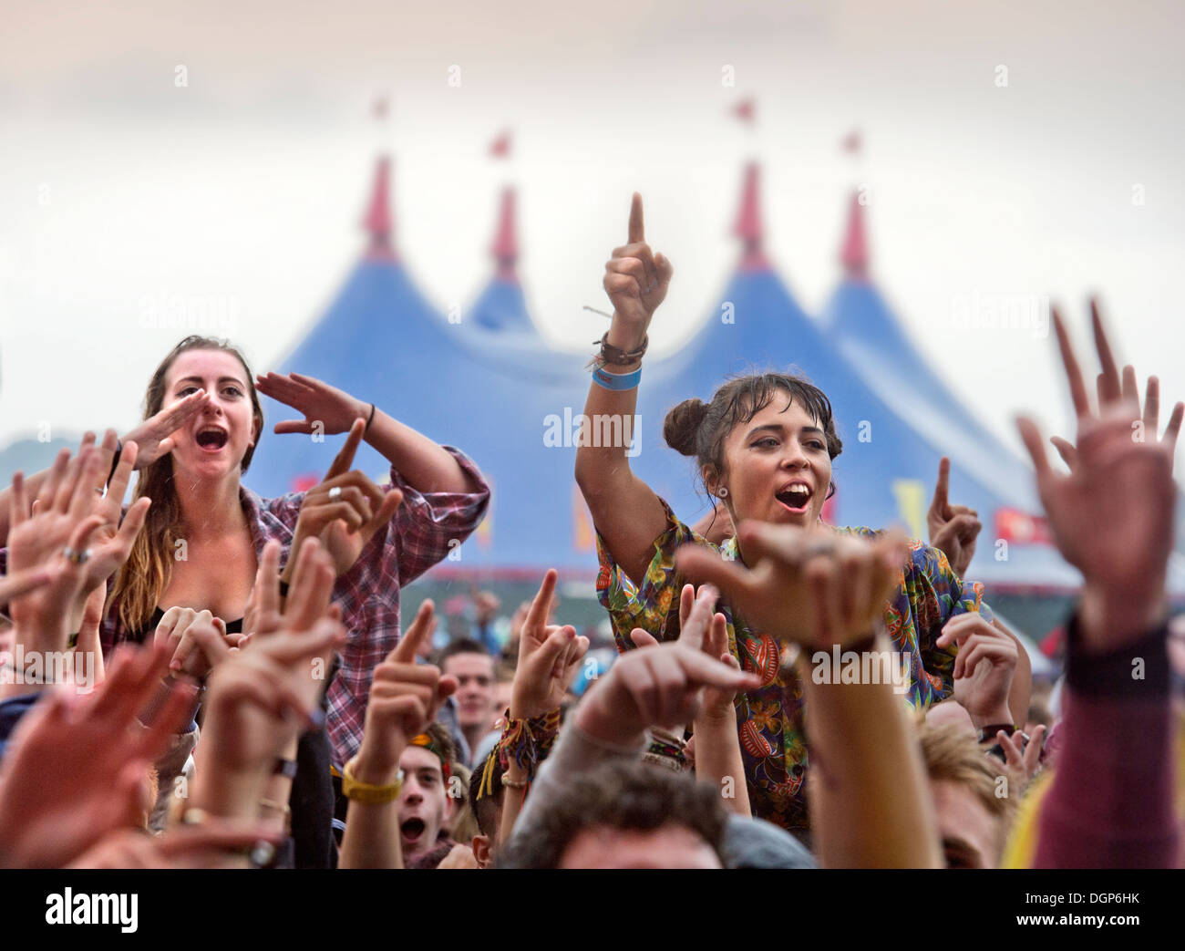 Das Reading Festival - Musik-Fans im Regen Aug 2013 Stockfoto