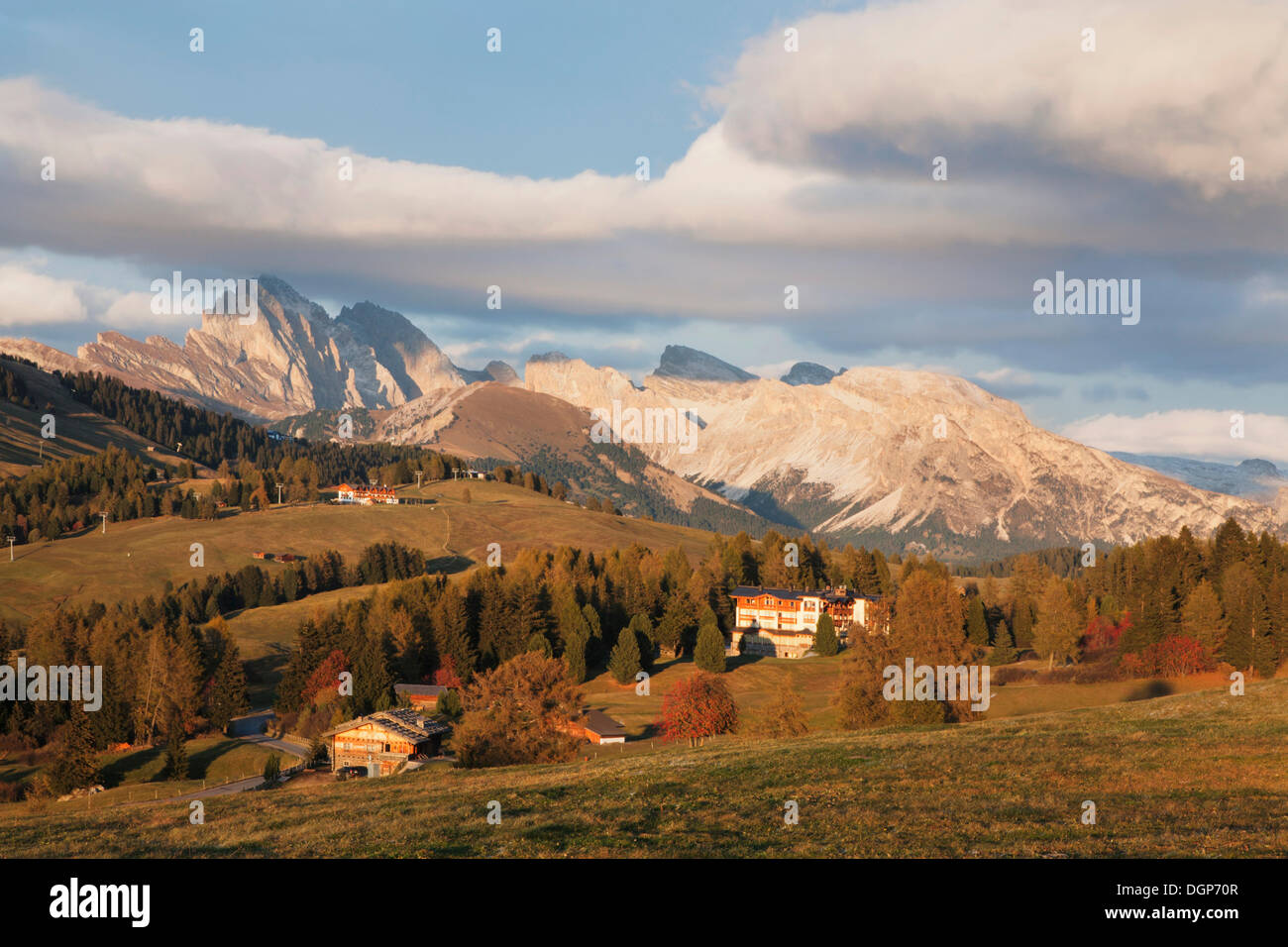 Seiser Alm mit Sass Rigais, Piz Duleda und Cir, Dolomiten, Trentino-Alto Adige, Italien, Europa Stockfoto