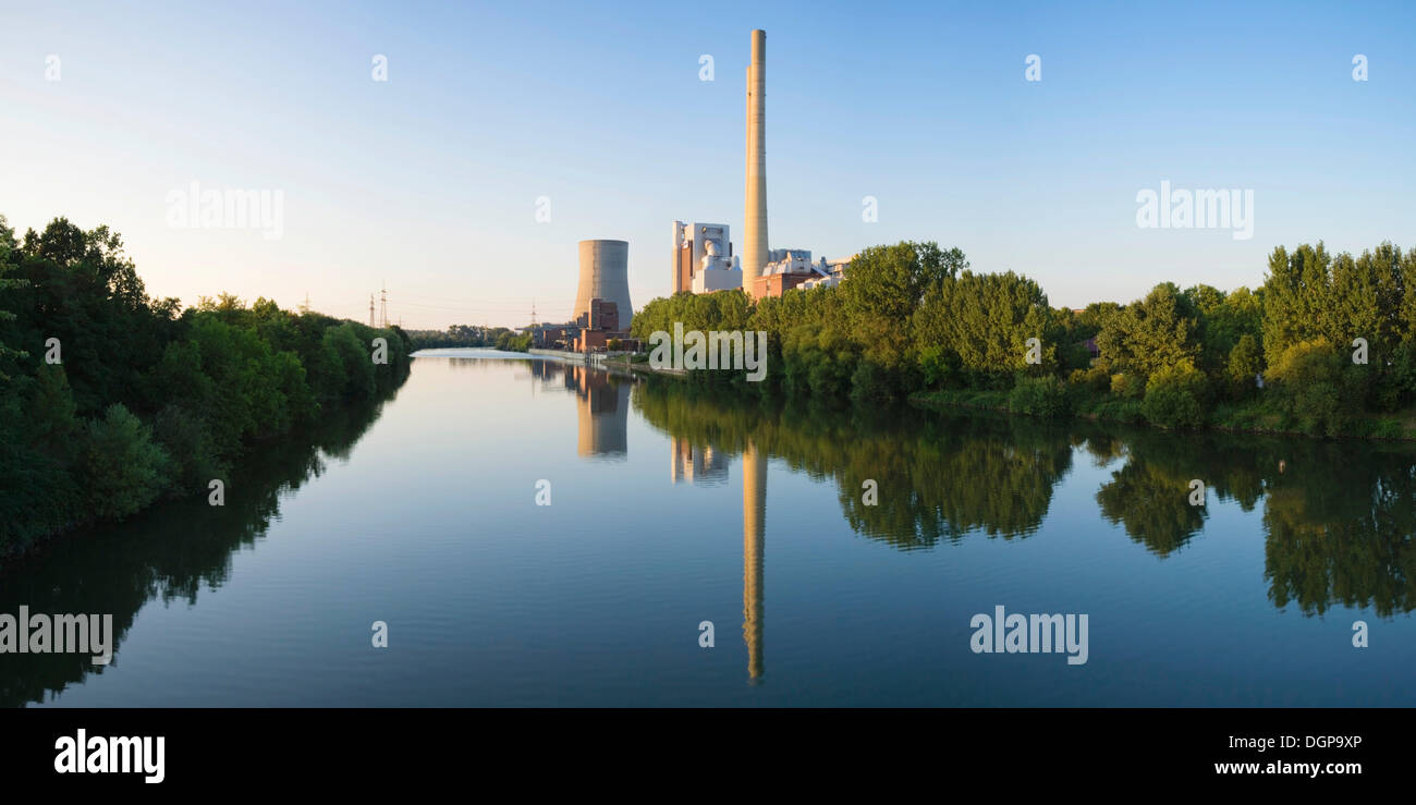 Kraftwerk auf dem Neckar Heilbronn, Baden-Württemberg Stockfoto