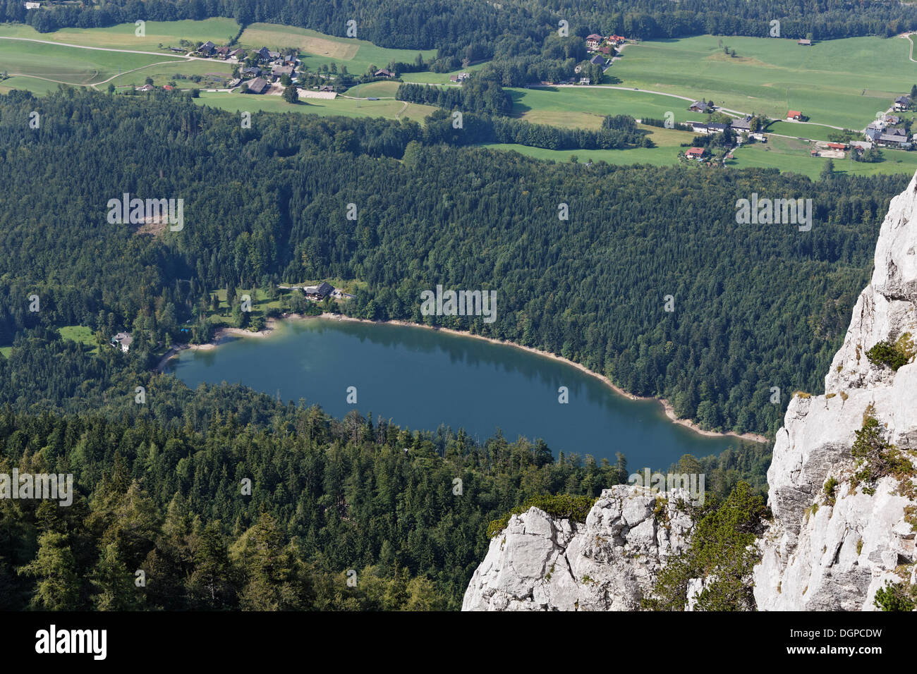 Nussensee See in der Nähe von Bad Ischl, gesehen vom Gipfel des Katrin Berg, Salzkammergut Erholungsgebiet, Traunviertel region Stockfoto