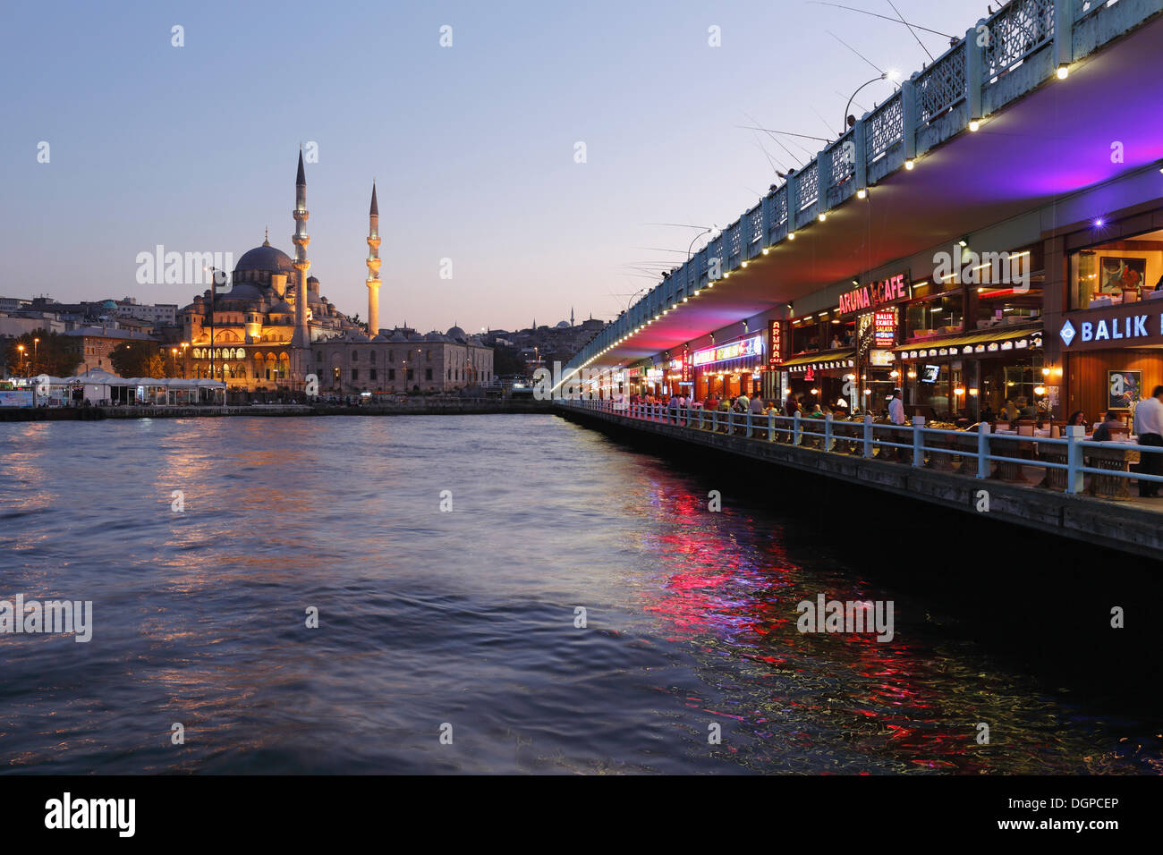 Galata-Brücke, Goldenes Horn, neue Moschee, Yeni Cami, Istanbul, europäische Seite, Türkei, Europa Stockfoto