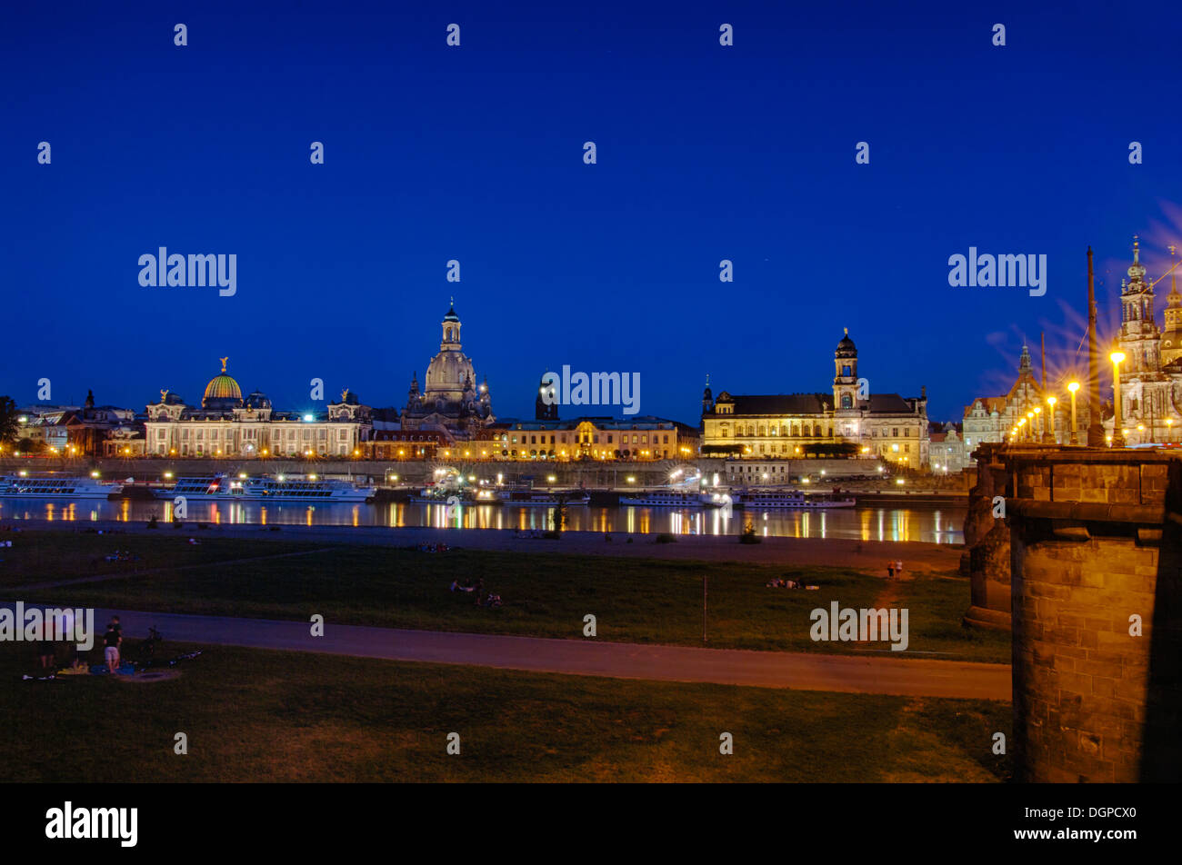 Dresden bei Nacht Stockfoto