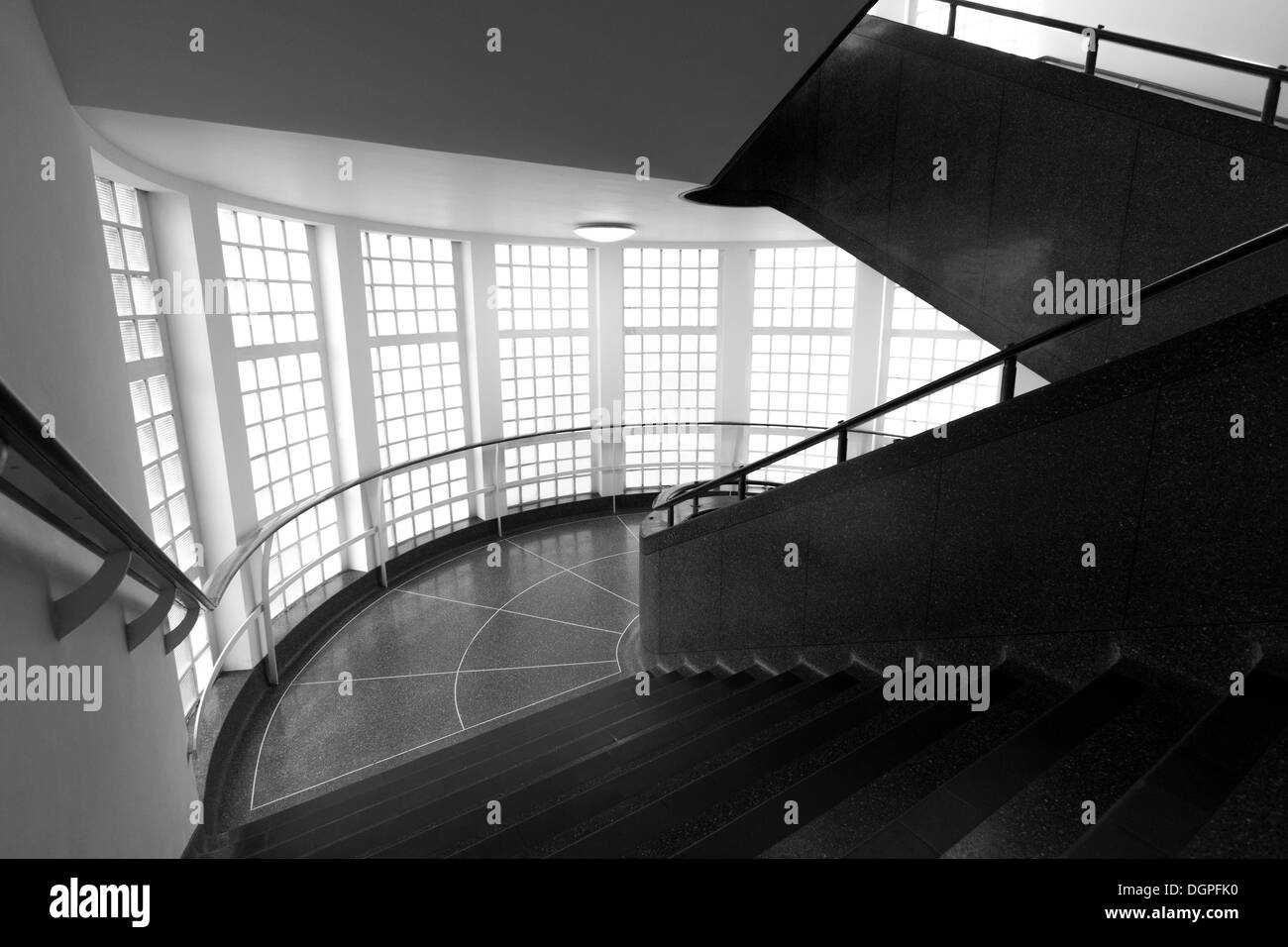 Science Museum Treppe in London mit einem Art Deco Design, gebaut im Jahre 1910 Stockfoto