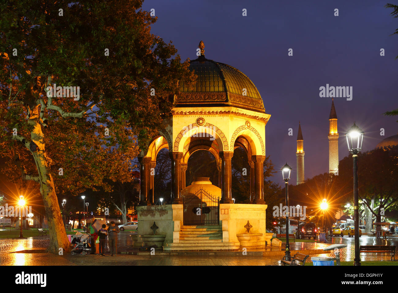 Deutsch-Brunnen im Hippodrom oder im Meydani Platz, rechts Hagia Sophia, Istanbul, europäische, Provinz Istanbul, Türkei Stockfoto