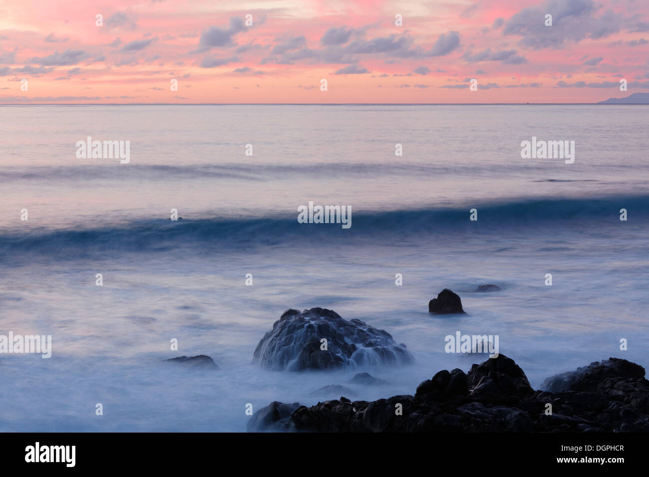 Wellen am Abend, La Puntilla, Valle Gran Rey, La Gomera, Kanarische Inseln, Spanien Stockfoto