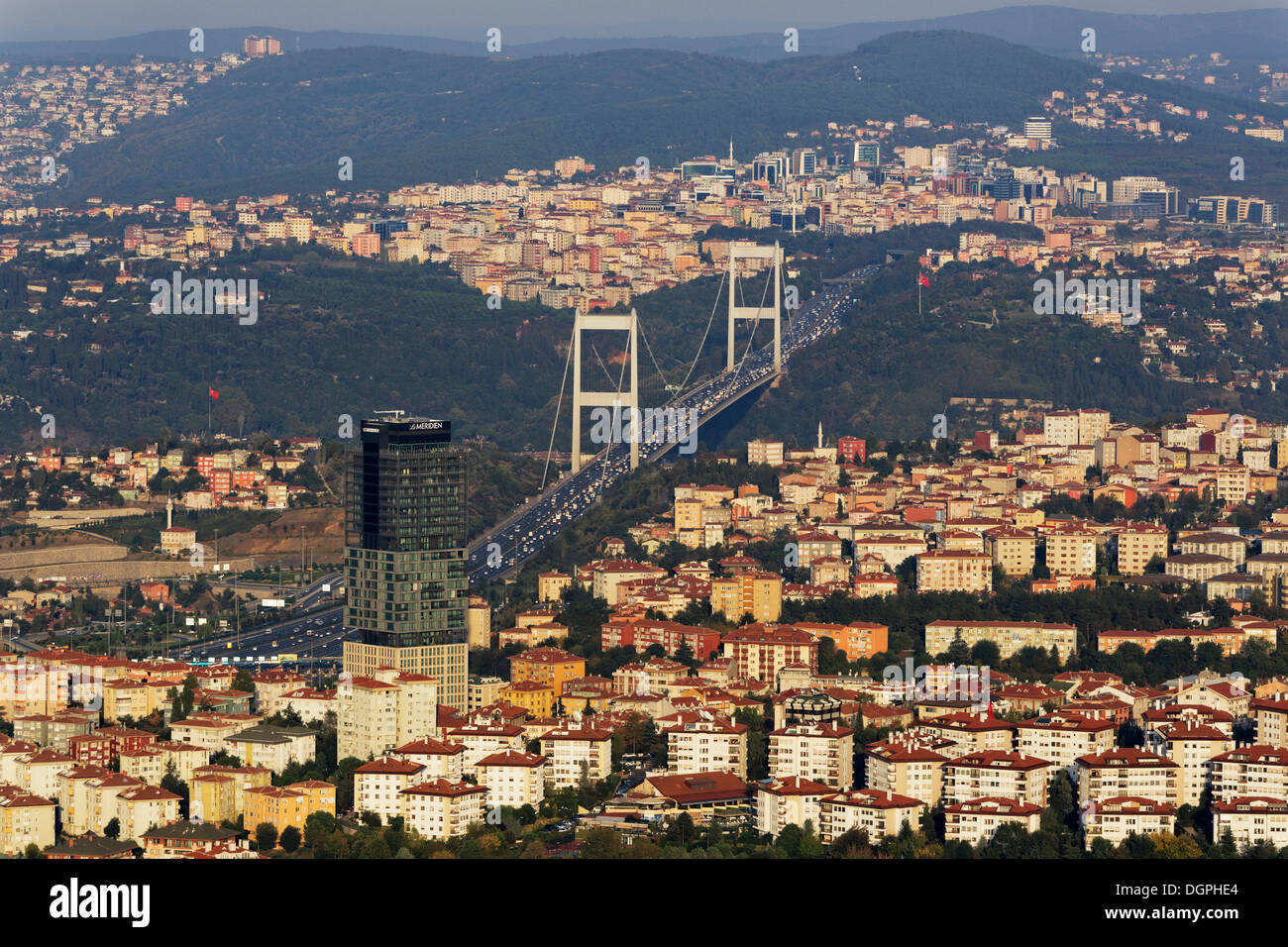 Fatih Sultan Mehmet-Brücke oder 2. Bosporus-Brücke, Blick vom Istanbul Sapphire, Levent, Besiktas Istanbul, europäische Seite Stockfoto