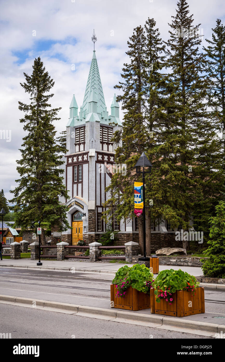 St. Pauls Presbyterian Church, Haupt Straße Banff, Banff Nationalpark, Alberta, Kanada. Stockfoto