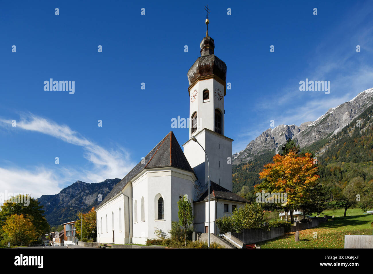 Kirche St. Nikolaus, Innerbraz, Klostertal, Vorarlberg, Österreich Stockfoto