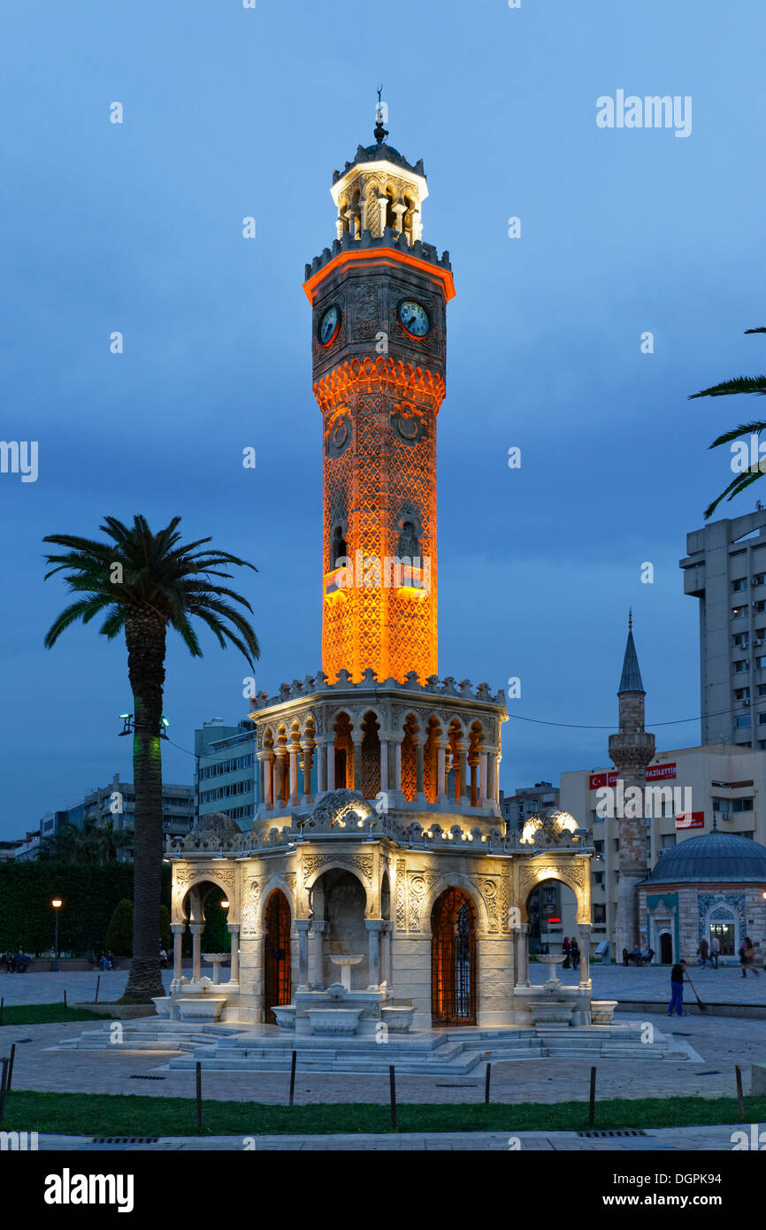 Uhrturm Saat Kulesi auf Konak Meydani quadratisch, Konak Meydani, Konak, Izmir, İzmir Provinz, Ägäis, Türkei Stockfoto