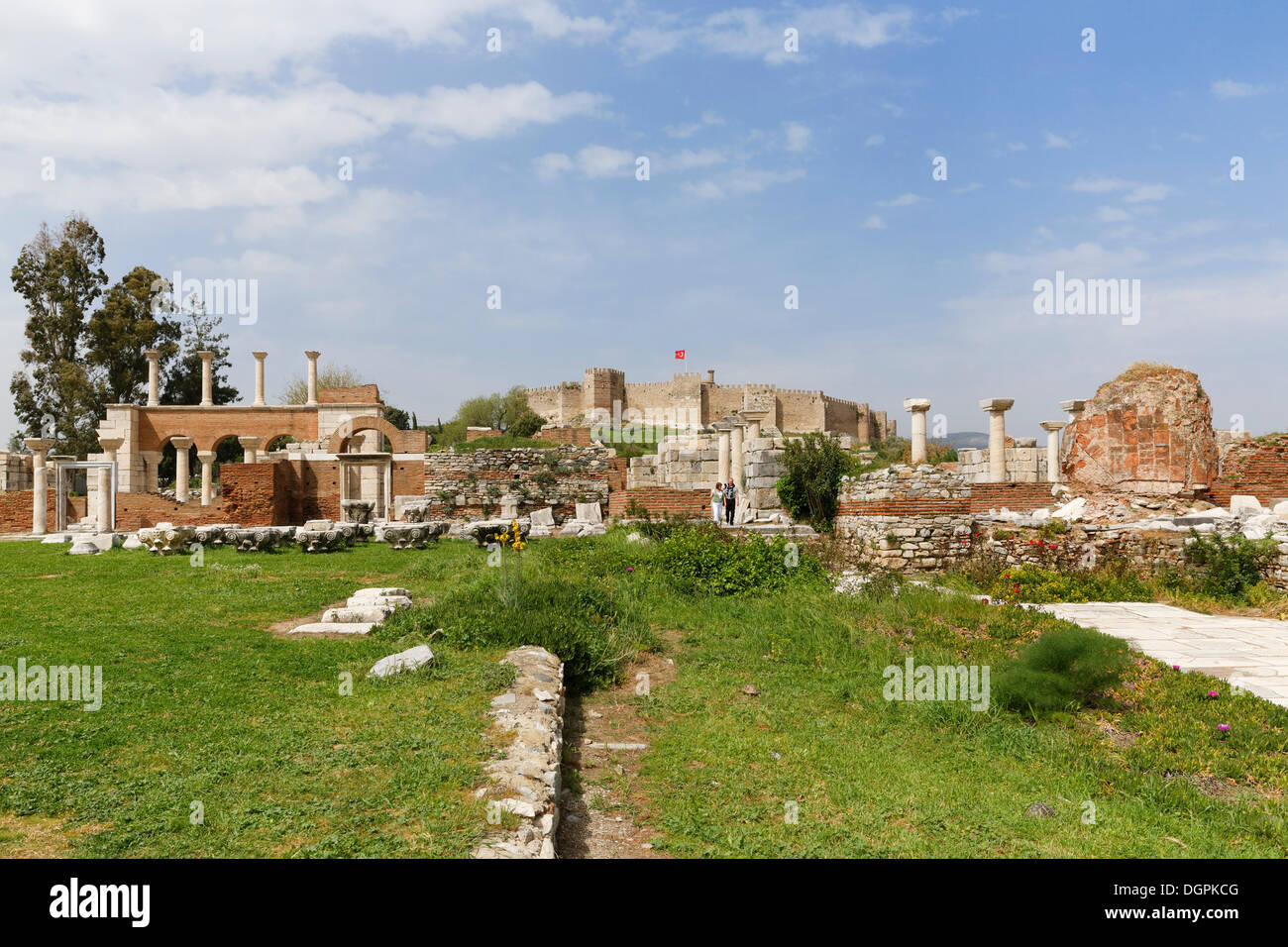 Basilika des Hl. Johannes von Ephesus und der Zitadelle auf Ayasoluk Hügel, Ephesus, Selçuk, İzmir Provinz, ägäische Region, Türkei Stockfoto