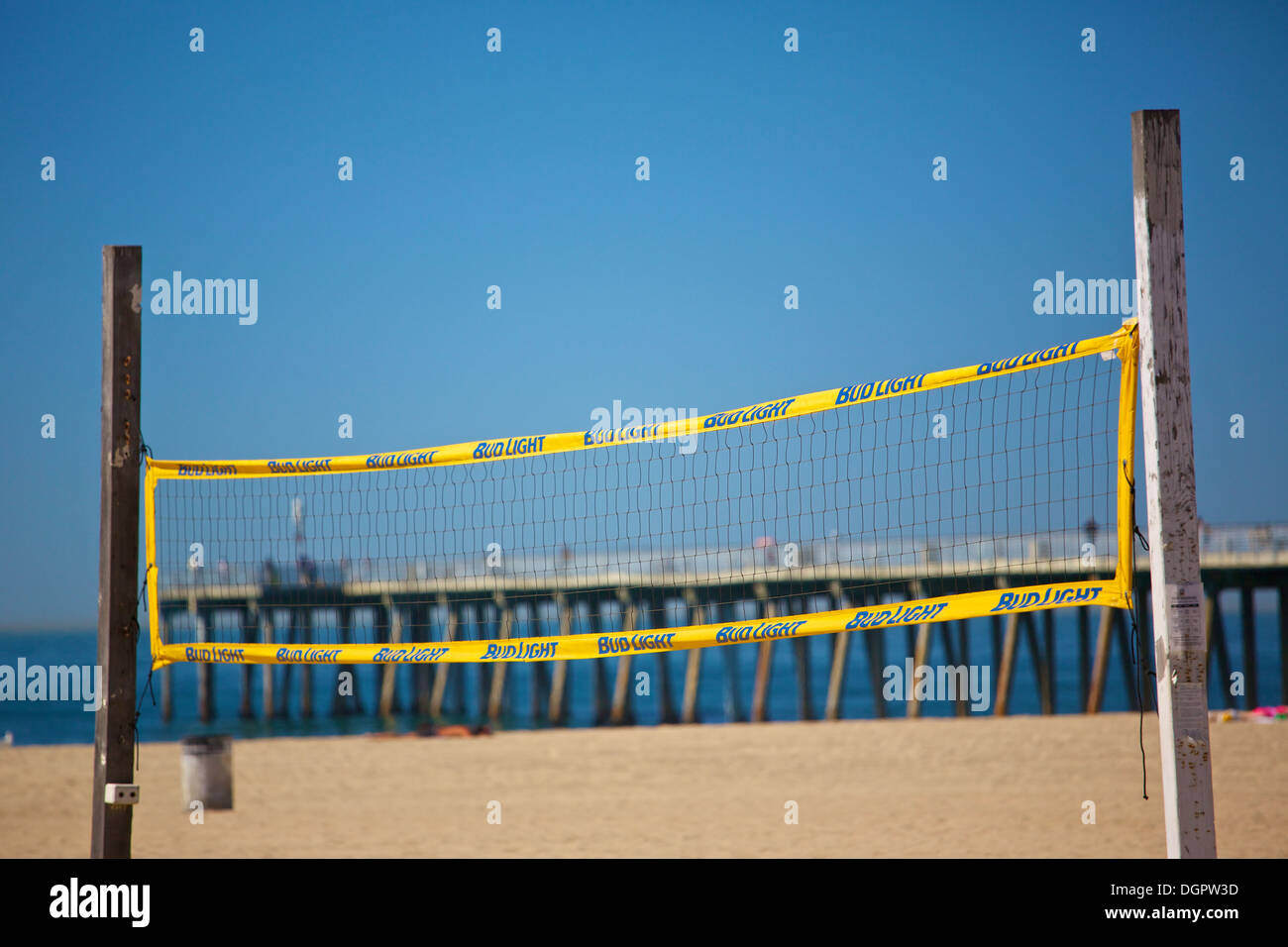 Beach Volleyball net, am Strand, am Pier von Hermosa Beach, Kalifornien, USA. Stockfoto
