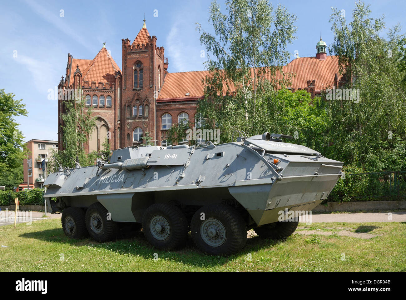 Gepanzertes Fahrzeug der Miliz in der Ausstellung über den Kampf der polnischen Gewerkschaft Solidarnosc "Wege zur Freiheit". Stockfoto