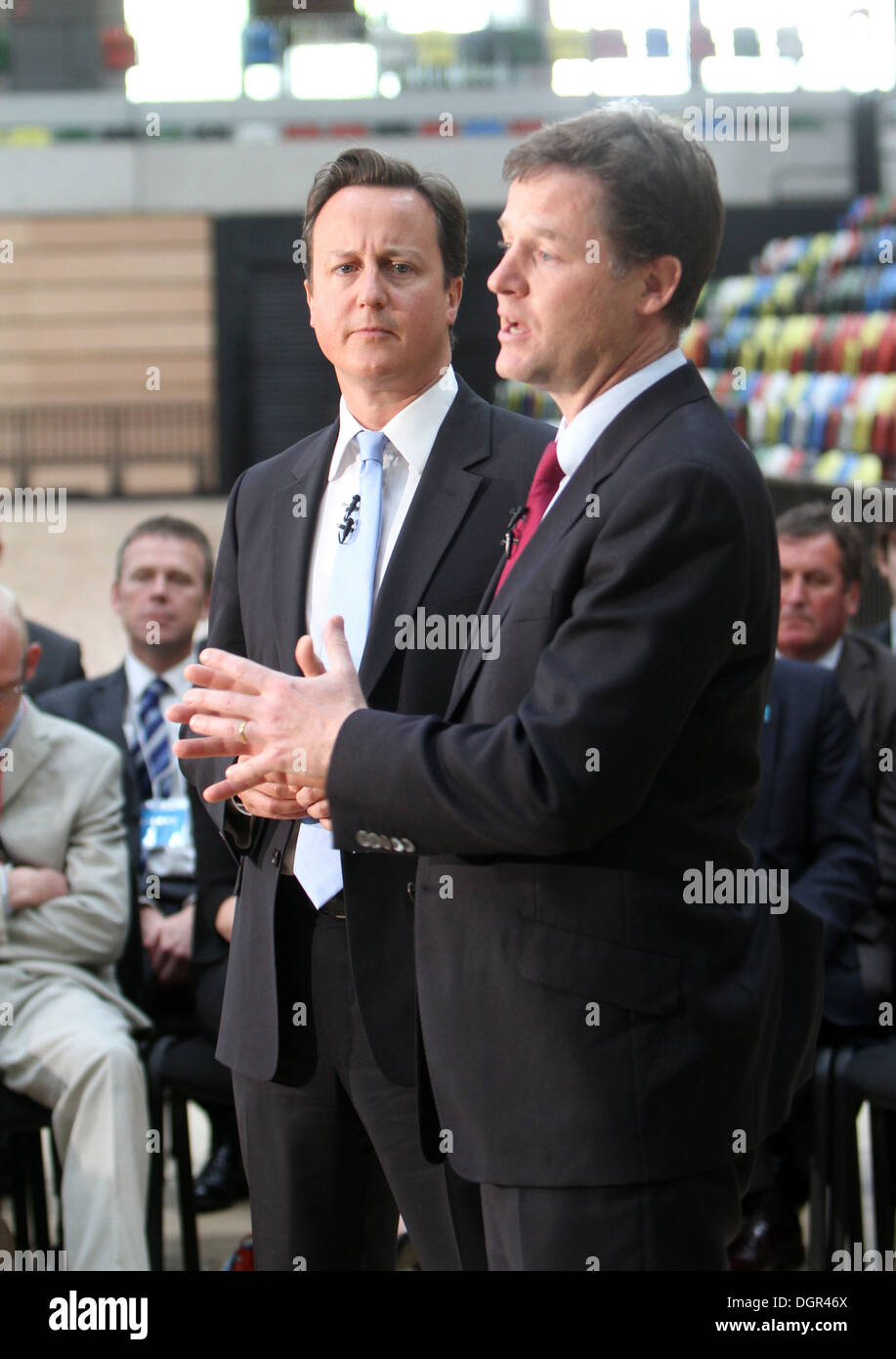 Premierminister des Vereinigten Königreichs, David Cameron und Vize-Premierminister Nick Clegg zusammen. Stockfoto