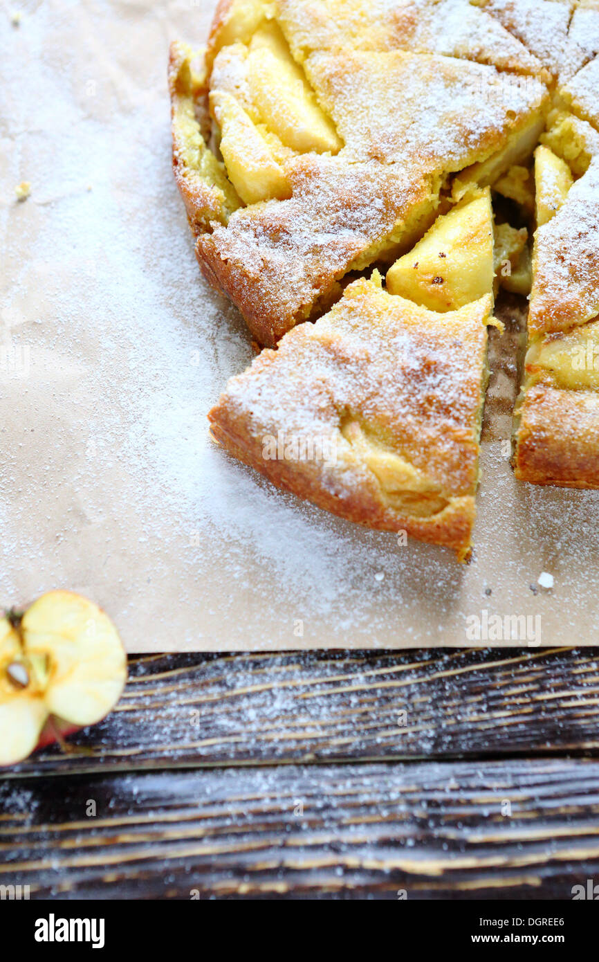 leckere Apfelkuchen mit Honig, Essen-Draufsicht Stockfoto
