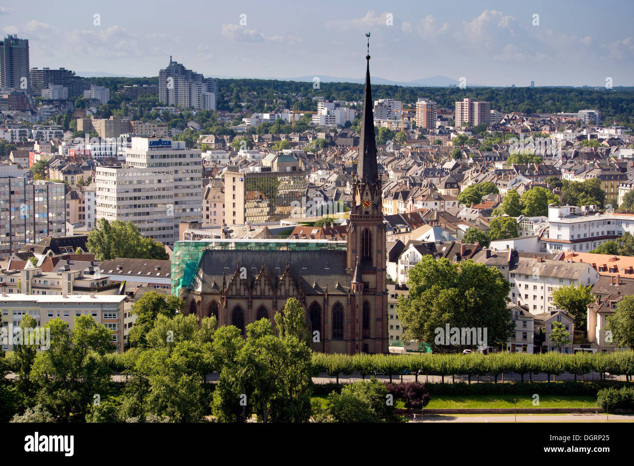 Drei Könige Kirche, evangelische Kirche, Neo-Gotik, Ufer des Mains, Sachsenhausen, Frankfurt am Main, Hessen, Deutschland Stockfoto