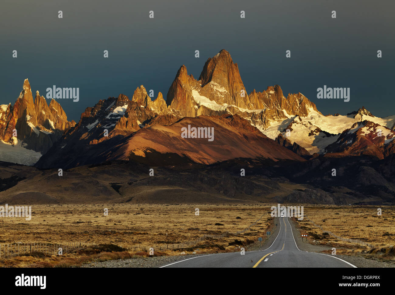 Mount Fitz Roy bei Sonnenaufgang. Nationalpark Los Glaciares, Patagonien, Argentinien Stockfoto