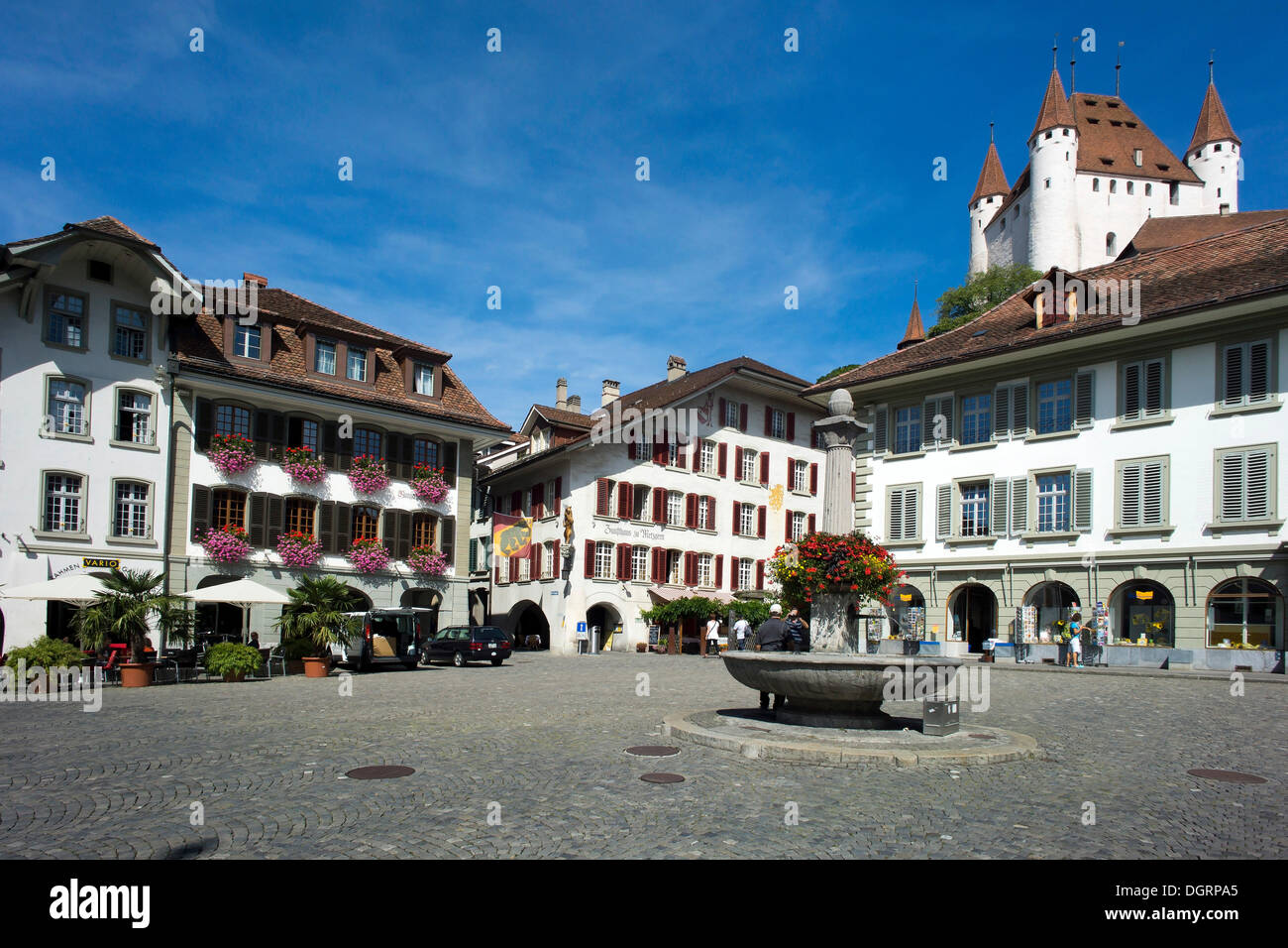 Marktplatz vor dem Schloss Thun, Thun, Thun, Kanton Bern, Schweiz Stockfoto