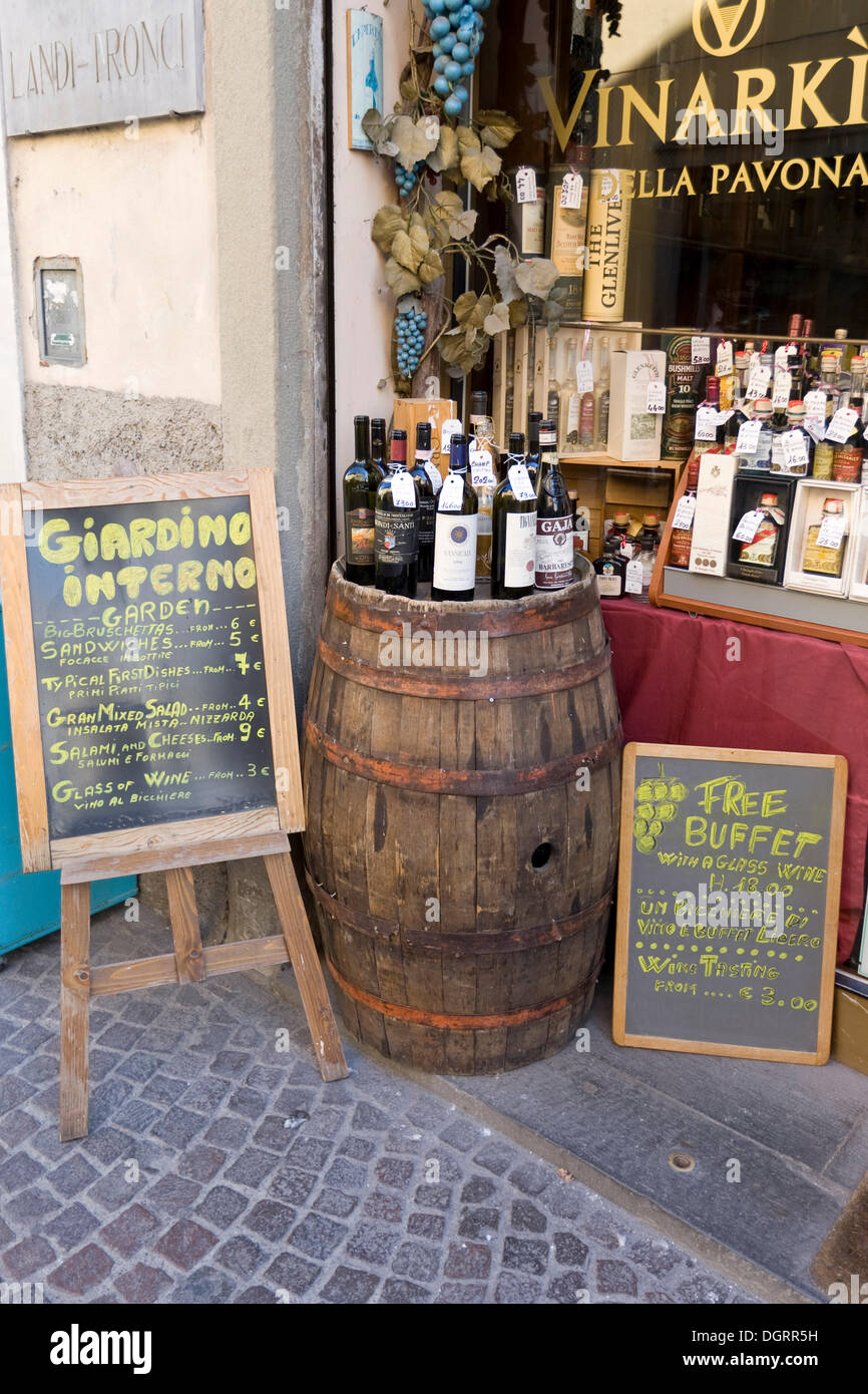 Lucca Shop Stockfotos Und Bilder Kaufen Alamy