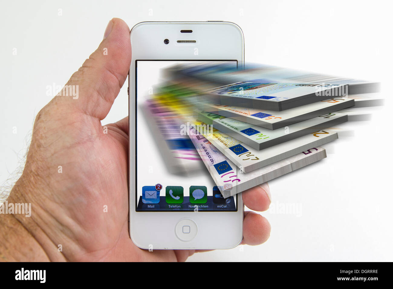 Smartphone mit Euro-Banknoten, symbolisches Bild für die Kosten der mit dem smartphone Stockfoto